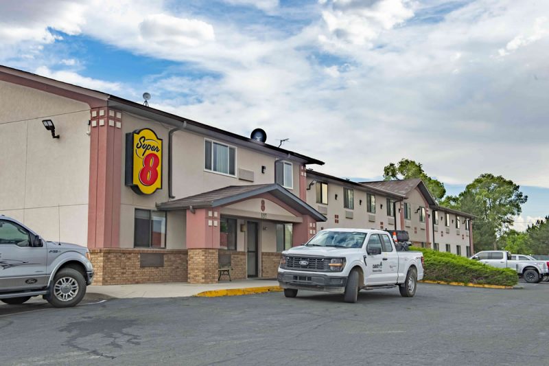 Super 8